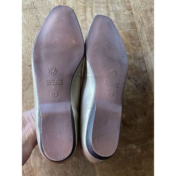 Capezio "Jenny" Gold  Genuine Leather Classic Loafers Flats  For Women Size 8.5 - Picture 8 of 11